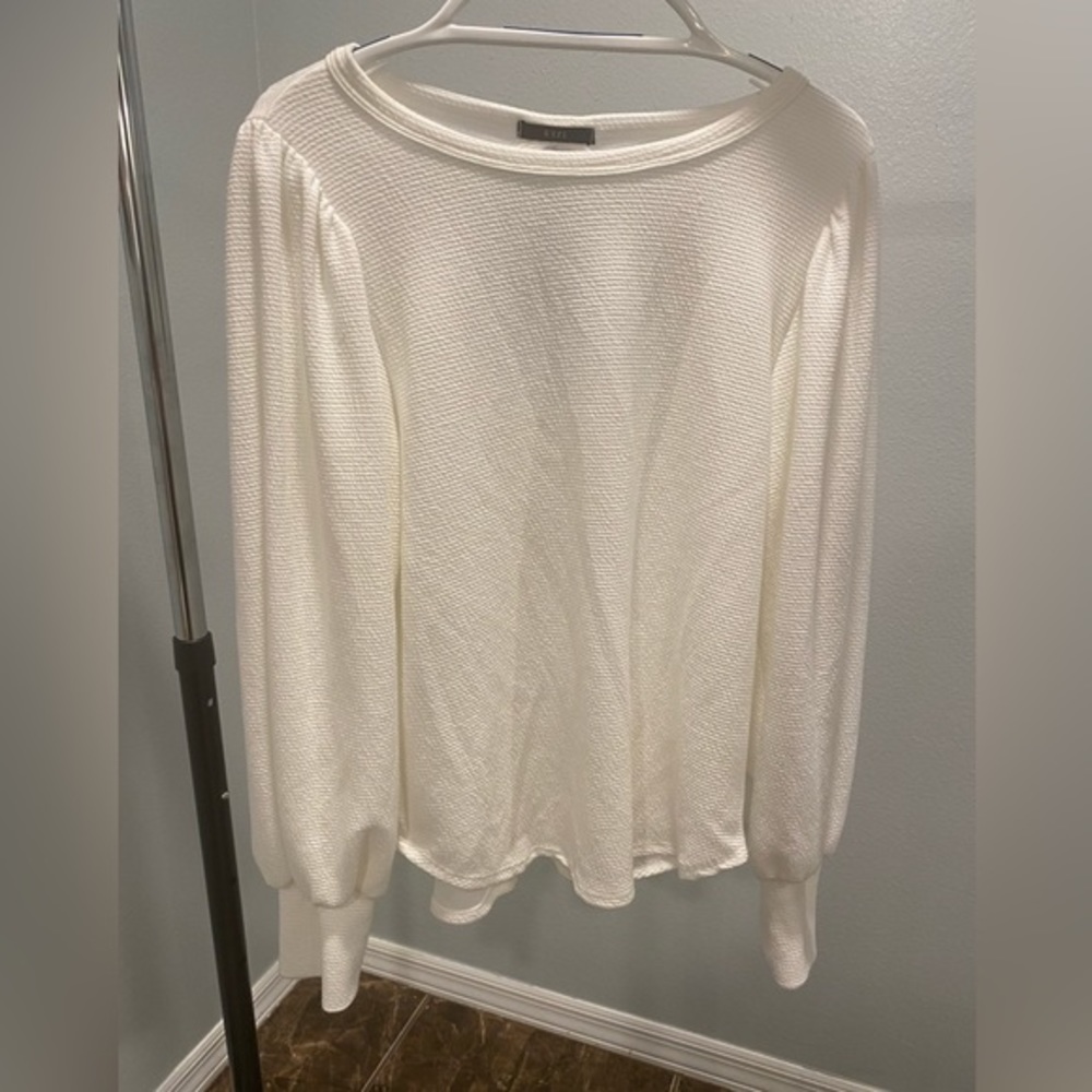 Great Condition Gyft white Top Large